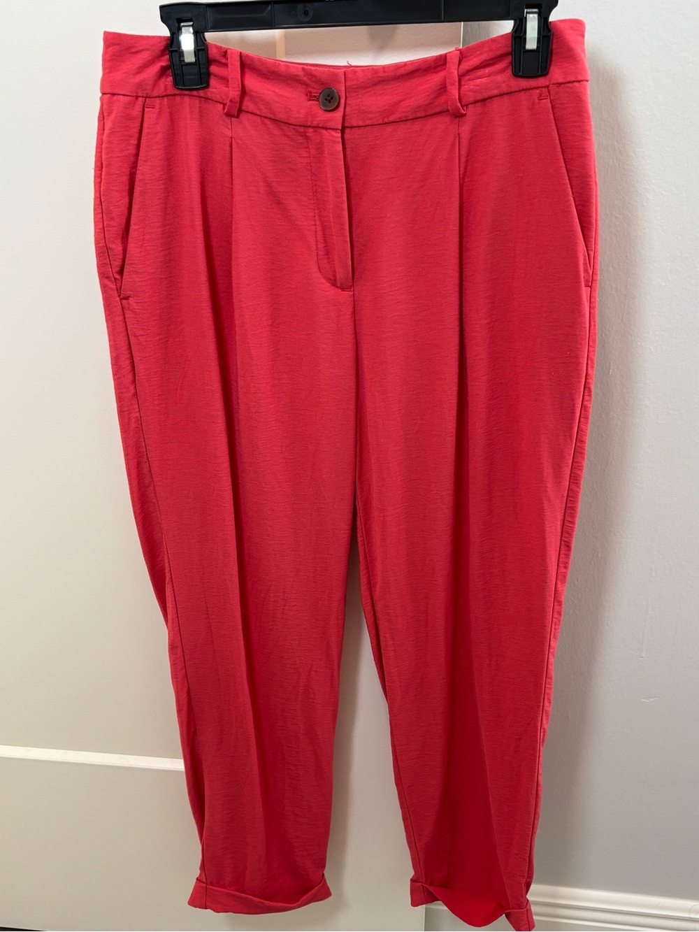 LOFT Outlet Red Pleated Tapered Pants Size 4